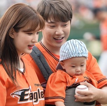Selain Bobby iKON, Sederet Idol K-Pop Ini Sudah Menikah dan Memiliki Anak