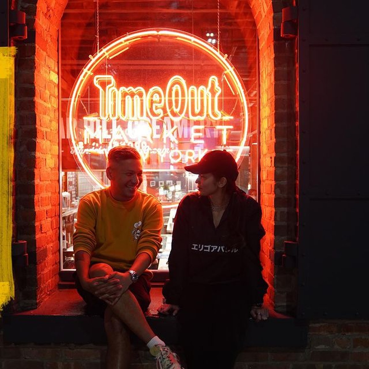 Gading Marten ramai diisukan berpacaran bahkan melamar Enzy Storia di New York&period; Yuk kita intip momen kedekatan mereka&excl;