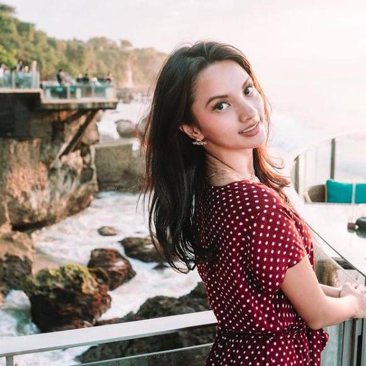 <p>Sabrina Anggraini diketahui tengah melanjutkan studinya di kampus bergengsi dunia, Massachussets Institute of Technology. Ia berhasil masuk kampus top dunia itu berkat prestasi dan beasiswa LPDP. lho. (Foto: Instagram @sabrinaanggraini)</p>