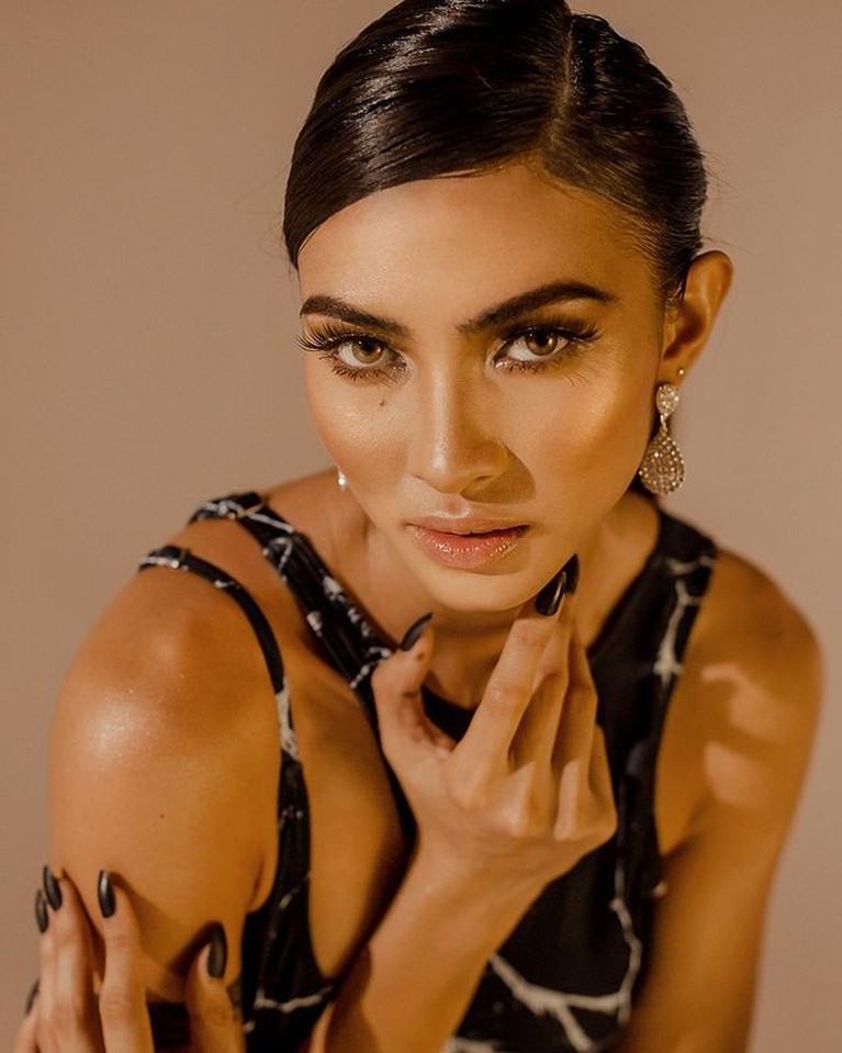 Sosok Beatrice Gomez Miss Universe Filipina yang Ngaku Biseksual Miss Universe Filipina bernama Beatrice Gomez menuai kontroversi karena mengaku seorang biseksual. Yuk kita intip potretnya!
