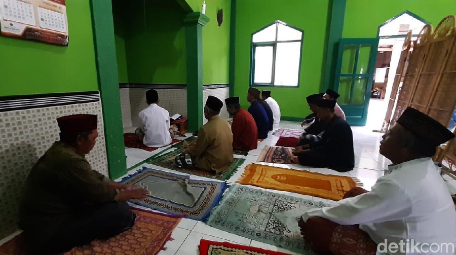 Tradisi Rebo Wekasan warga Majalengka. Tradisi Rebo Wekasan warga Majalengka.