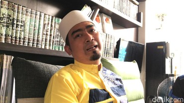 img-title Ada Bisnis Rokok di Balik Kekayaan Ustaz Solmed, Haram atau Tidak?