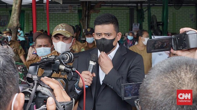 Bobby menyebut banyak komentar masyarakat  tentang jukir ninja, dalam arti saat masuk tak nampak, disuruh parkir sendiri, namun saat pulang mengutip uang.