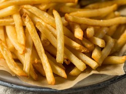 Cara Menghangatkan Kentang Goreng yang Lemas, Bisa Pakai Alat Masak Ini