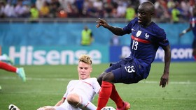 Gelandang Belgia Sebut Kante Punya 6 Paru-paru dan 32 Kaki