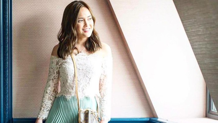 7 Gaya Stylish Shandy Aulia yang Bisa Kamu Coba, dari Kasual Sampai Girly!