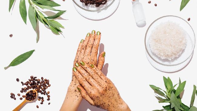 Selain untuk keramas atau masker rambut, ternyata kopi bisa digunakan untuk kecantikan kulit. Berikut ragam resep ramuan dari kopi untuk kecantikan kulit.