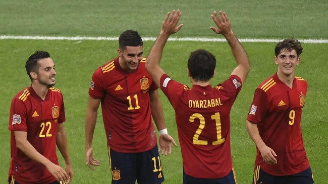 Spanyol lolos ke final UEFA Nations League usai mengalahkan Italia 2-1 pada babak semifinal di Stadion San Siro, Kamis (7/10) dini hari WIB.