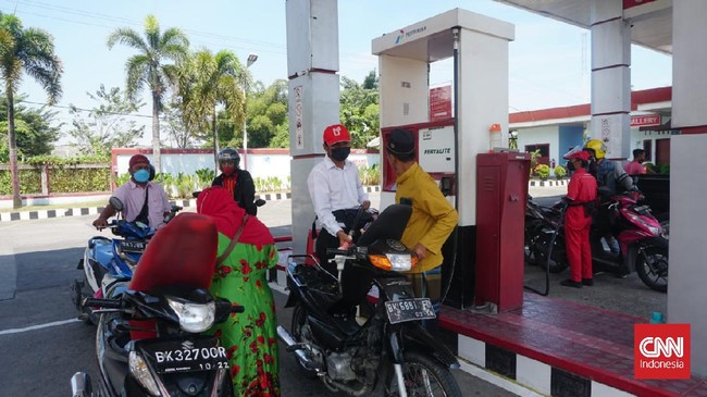 Konsumsi BBM di Sumut meningkat hingga 11 persen usai pemerintah melonggarkan PPKM periode 4-18 Oktober 2021.