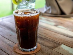 6 Manfaat Minum Es Kopi, Bikin Gigi Sehat dan Ereksi Kuat