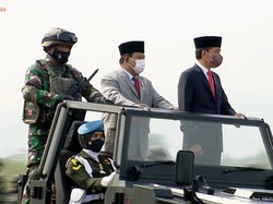 Pekan Mesra Jokowi-Prabowo: Saling Hormat hingga Cek Pasukan Komcad