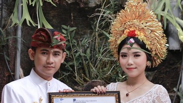 img-title Out of The Box, Viral Pengantin Pria Beri Mahar 250 Lot Saham BBRI