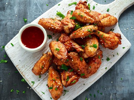 5 Resep Sayap Ayam Goreng, Bumbu Bawang Putih hingga Saus Lada Hitam