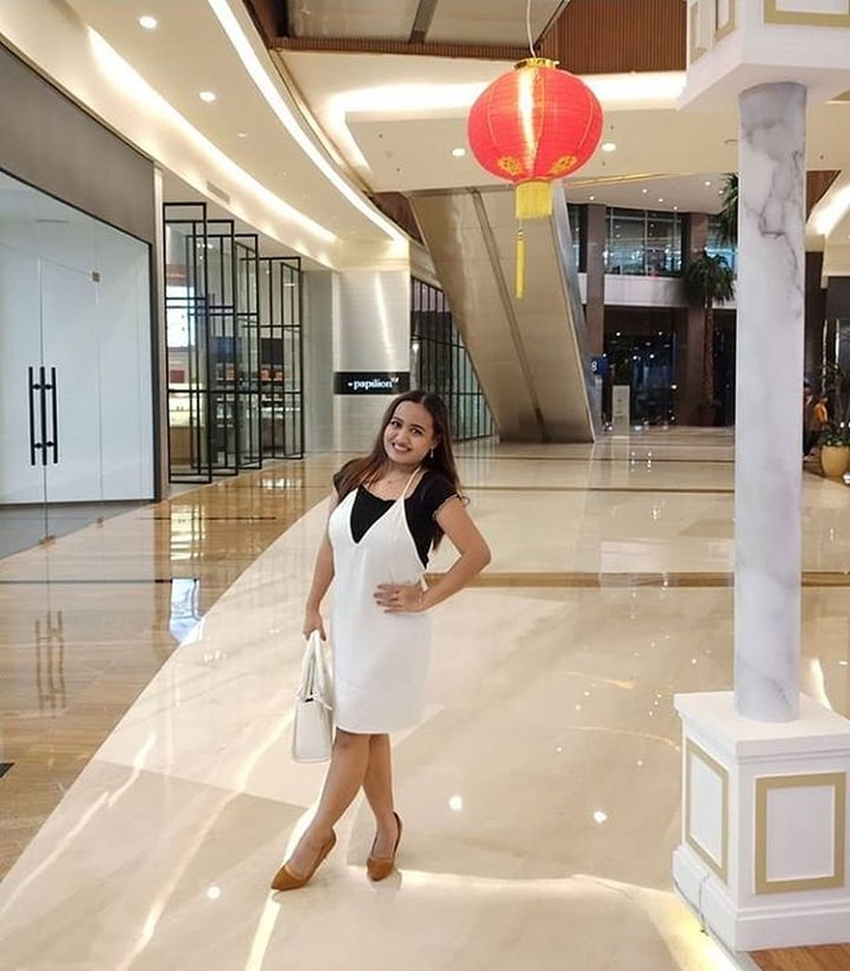 Lina Mukherjee dihujat oleh netizen usai menghina Lesti Kejora kini kedapatan mengemis endorse&period; Yuk kita intip sosoknya&excl;