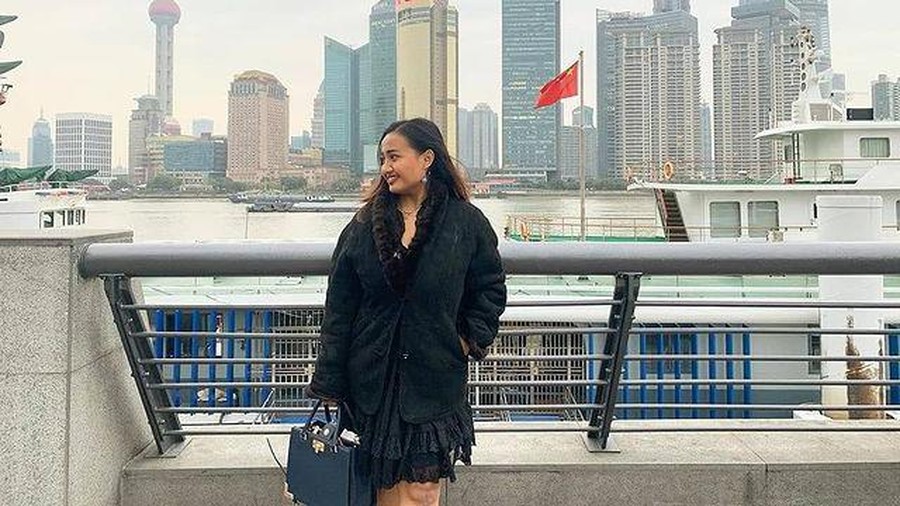Lina Mukherjee dihujat oleh netizen usai menghina Lesti Kejora kini kedapatan mengemis endorse. Yuk kita intip sosoknya!