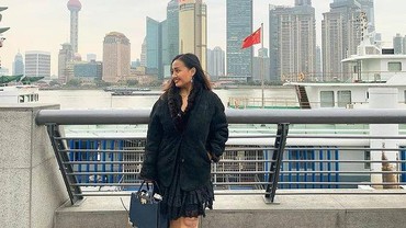 img-title Heboh Makan Babi, Lina Mukherjee Bela Diri Usai Dituding Orang Stres