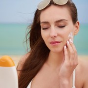 Supaya Nggak Buang Duit, Ini Tips Memilih Sunscreen yang Cocok Sesuai Tipe Kulit Wajah