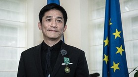 Aktris Hong Kong Mengaku Ogah Mandi Usai Dirangkul Tony Leung