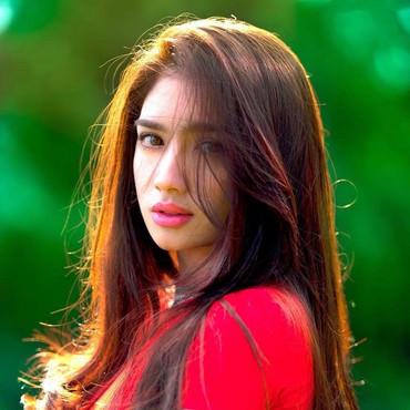 Tips Awet Muda ala Angel Karamoy