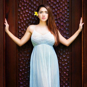 Jaga Hubungan dengan Mantan Suami, Ini Perasaan Angel Karamoy