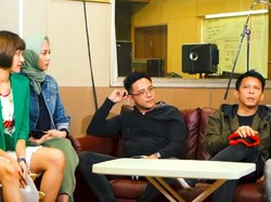 Dina Lorenza dan Ariel NOAH Tiba-tiba Dijodohkan, Begini Awal Mulanya