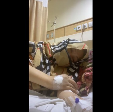 Beredar Video Dorce Gamalama di Ranjang Rumah Sakit, Tangan Diinfus