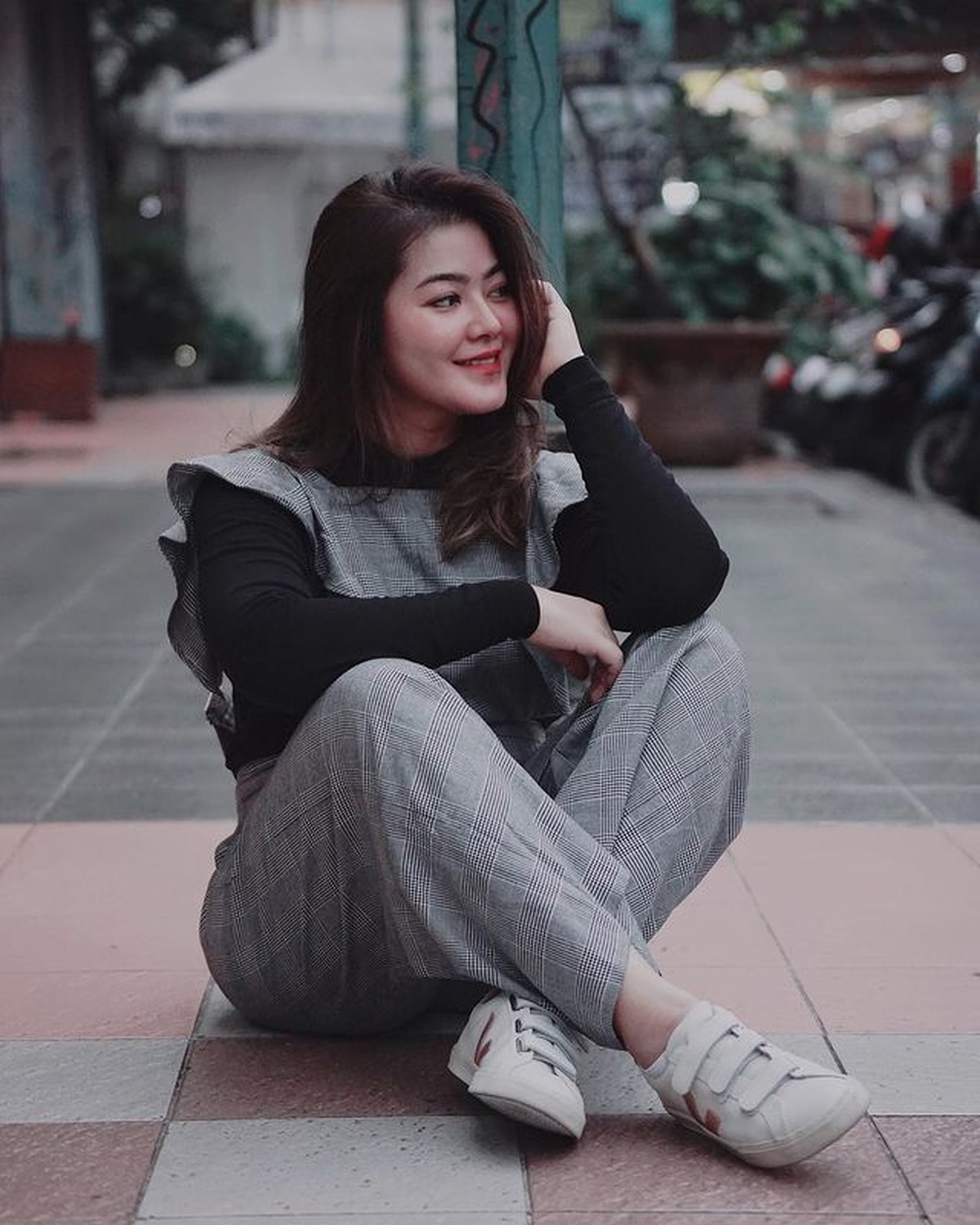 Eks Istri Zumi Zola yang Makin Seksi dan Awet Muda Sejak Lepas Hijab