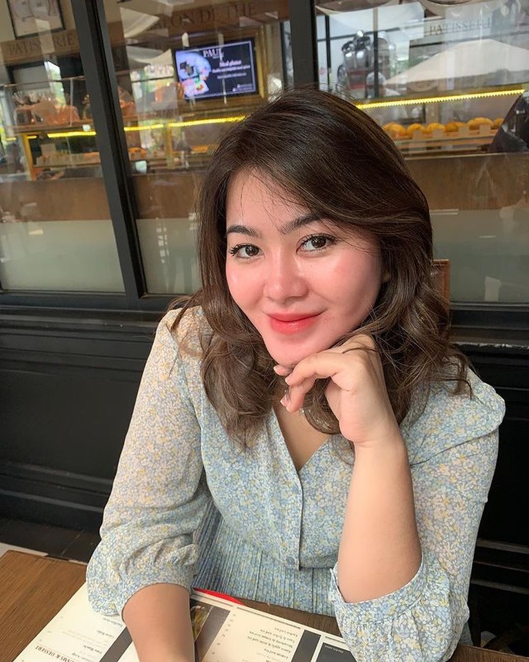 Eks Istri Zumi Zola yang Makin Seksi dan Awet Muda Sejak Lepas Hijab Eks Istri Zumi Zola yang Makin Seksi dan Awet Muda Sejak Lepas Hijab