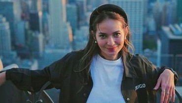 Enzy Storia Ungkap Kisah Perpisahan Orang Tua karena Beda Agama