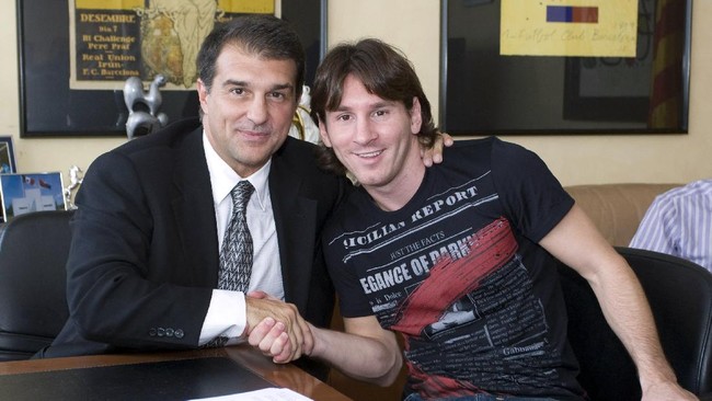 Presiden Barcelona Joan Laporta sempat berharap Lionel Messi mau bertahan dan bermain secara gratis di Tim Catalunya.