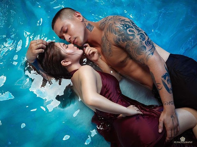 Foto Prewedding Miller Khan & Calon Istri Basah-basahan di Air Miller Khan dan Farina Rebecca baru saja melaksanakan prewedding dengan konsep basah-basahan di kolam renang. Yuk intip!