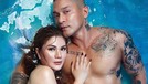 Miller Khan dan Farina Rebecca baru saja melaksanakan prewedding dengan konsep basah-basahan di kolam renang&period; Yuk intip&excl;