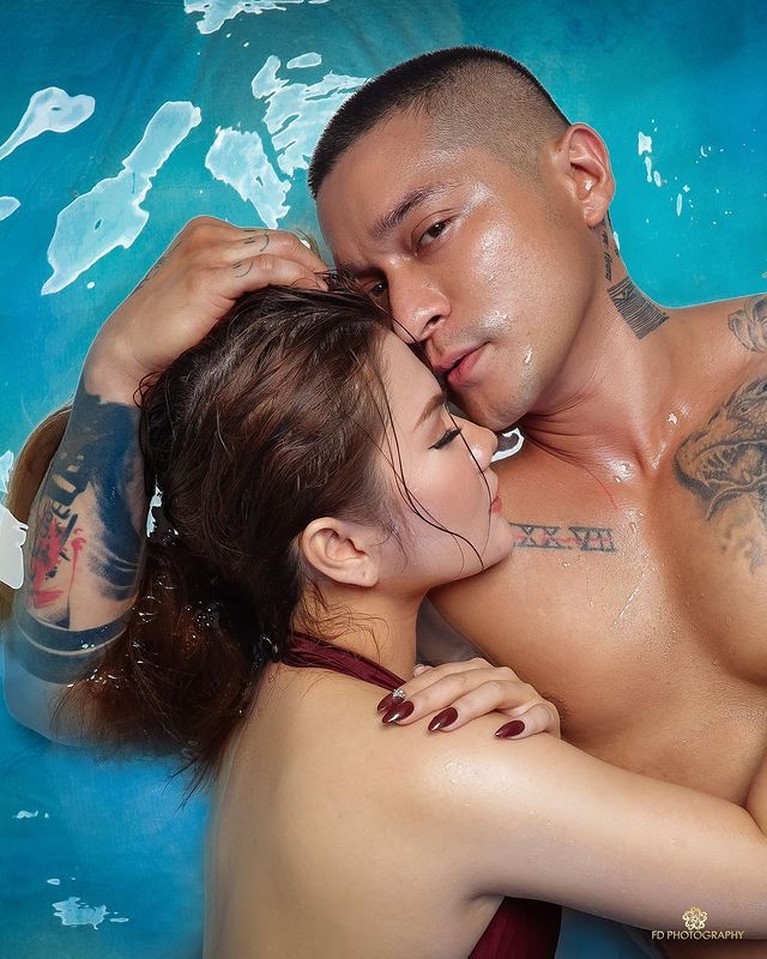 Foto Prewedding Miller Khan & Calon Istri Basah-basahan di Air Miller Khan dan Farina Rebecca baru saja melaksanakan prewedding dengan konsep basah-basahan di kolam renang. Yuk intip!