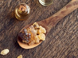 Mengharumkan Kembali Aroma Kemenyan