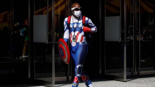 FOTO: Kemeriahan Langsung Cosplay di Comic Con 2021