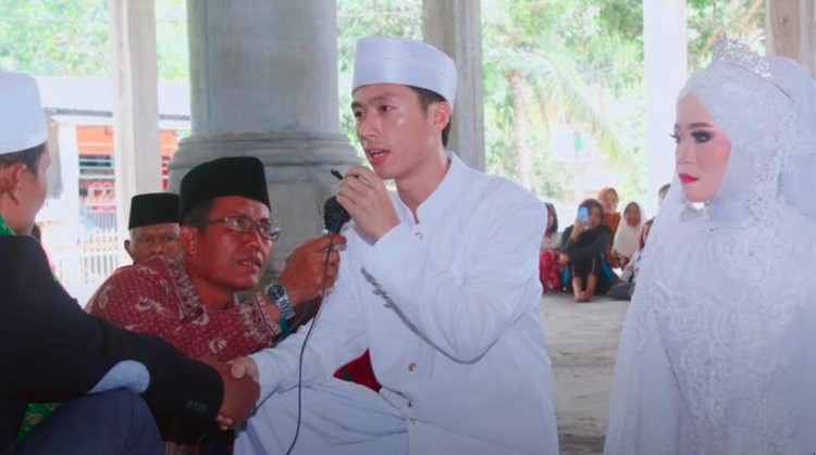 Pria China Nikahi Wanita Sasak