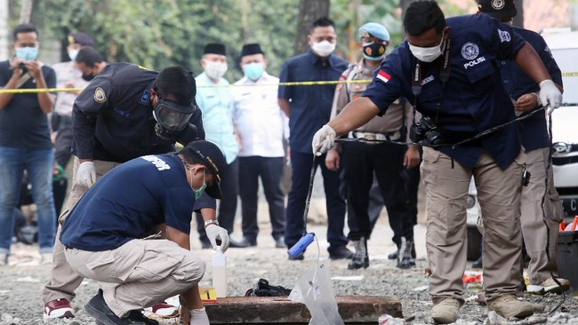 Polisi akan mengecek surat perjanjian kerja yang dikeluarkan oleh pihak pekerja atau pihak Telkom dengan pihak ketiga yang melakukan pekerjaan tersebut