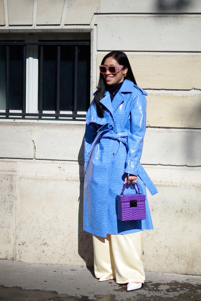 Kombinasi warna yang sedang digemari yakni biru dengan lavender. Eksplorasi lewat gaya sartorial yang boyish. Foto: livingly.com/IMAXtree