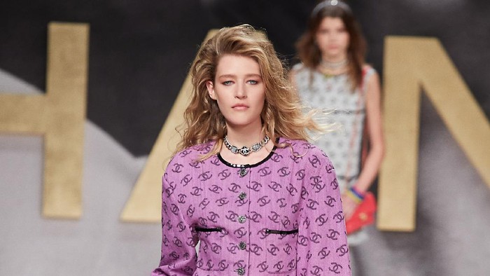 Lupakan Tren Y2K, Saatnya Kembali Bernostalgia dengan Fashion ala Era '80an