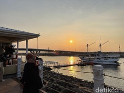 Tempat Ngemil Hits di Jakarta hingga Ladang Ganja di Afghanistan