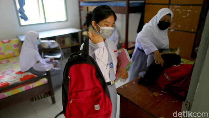 PT Timah Tbk kembali memberikan kesempatan bagi anak bangsa yang ada di wilayah operasional perusahaan secara ekonomi kurang mampu agar dapat mengenyam pendidikan terbaik.

Tentunya semua itu diberikan secara gratis dan cuma-cuma untuk jenjang SMA yang dilaksanakan dengan sistem asrama.

Untuk pembelajaran secara akademik tetap dilaksanakan di SMAN 1 Pemali, sementara untuk asramanya dilaksanakan di kawasan Timah Learning Center.