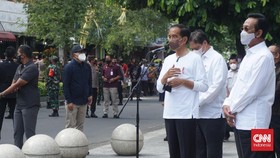 Jokowi Resmikan BLT PKL Rp1,2 Juta di Malioboro