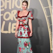 Inspirasi Gaya Feminin dengan Floral Dress ala Kitty Spencer, Keponakan Putri Diana! Harganya Bikin Melongo