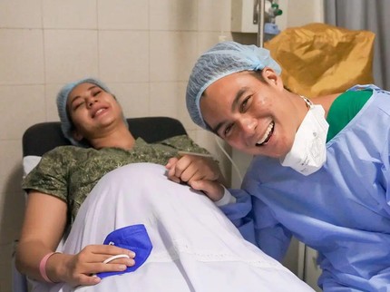Paula Verhoeven Melahirkan, Momen Baim Wong Azankan Anak Kedua Bikin Haru