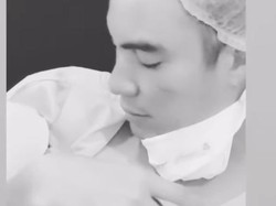 Momen Bahagia Baim Wong Gendong dan Azani Anak Kedua