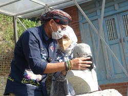 Sandiaga Kaget Ada Patung Dirinya, Langsung Diberi Masker