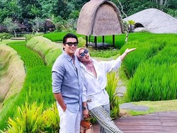 Kala Reino Barack Tiru Gaya Bicara Syahrini Sambil Tenteng Tas