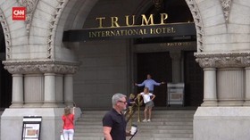 VIDEO: Hotel Trump Rugi Hampir US$70 Juta saat Jadi Presiden