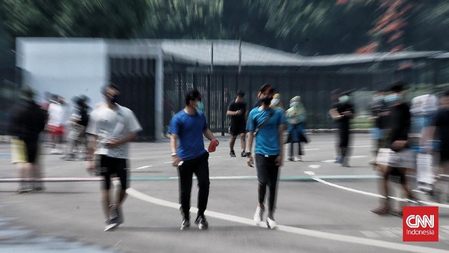 Polda Metro Jaya menepis kabar bahwa gas air mata ditembakkan di sekitar Kompleks GBK jelang laga Indonesia melawan Vietnam.