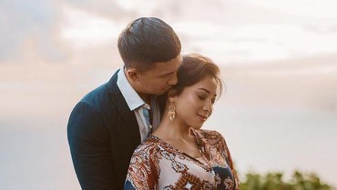 img-title Hamil Anak Indra Priawan, Nikita Willy: Selamat Sebentar Lagi Jadi Ayah